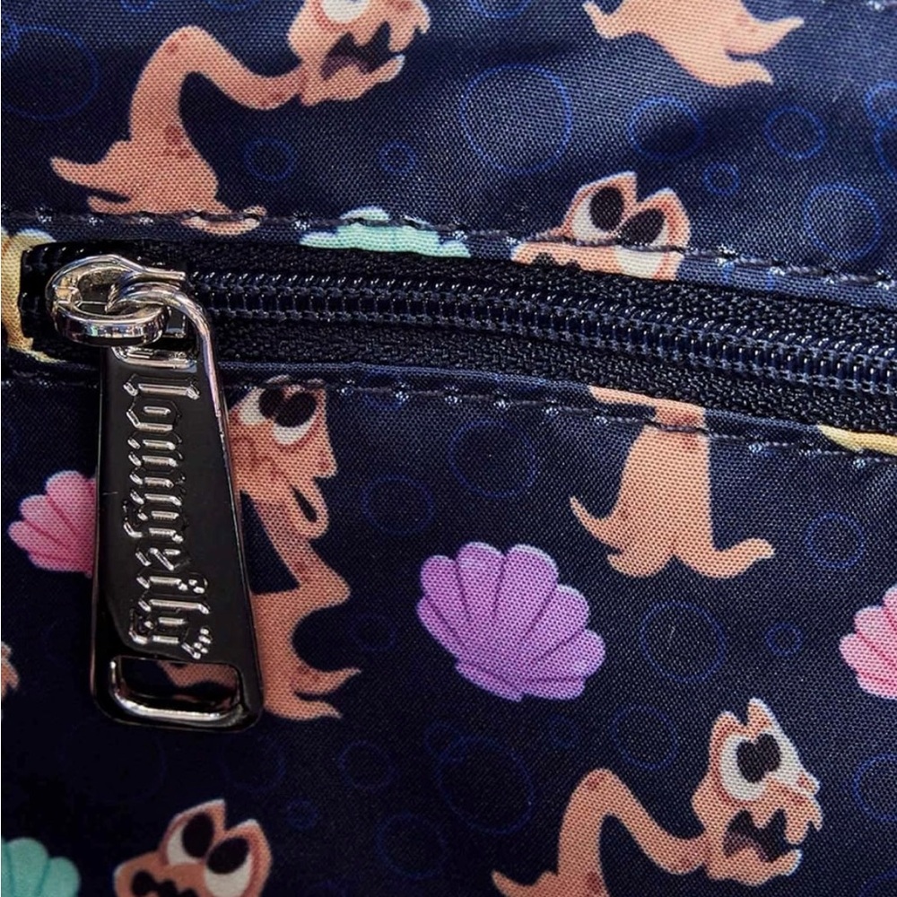 Loungefly The Little Mermaid Ursula's Lair Glow in The Dark
Hand Bag Purse New - Picture 5 of 5